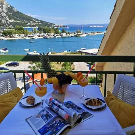 Olmissum Rooftop Sea View Apartment